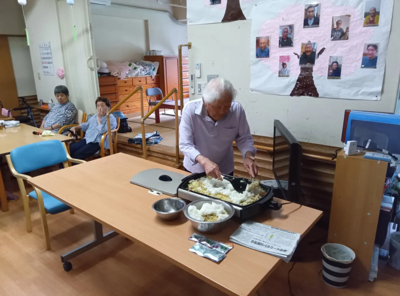ホットプレートでお好み焼き作り